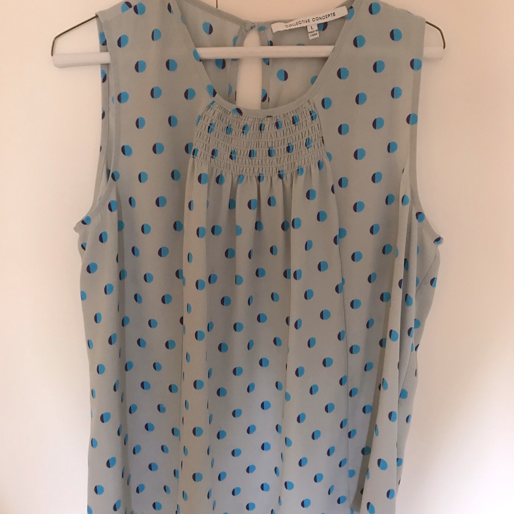 Fun gray with blue dots summer sleeveless blouse by Collective Concepts.